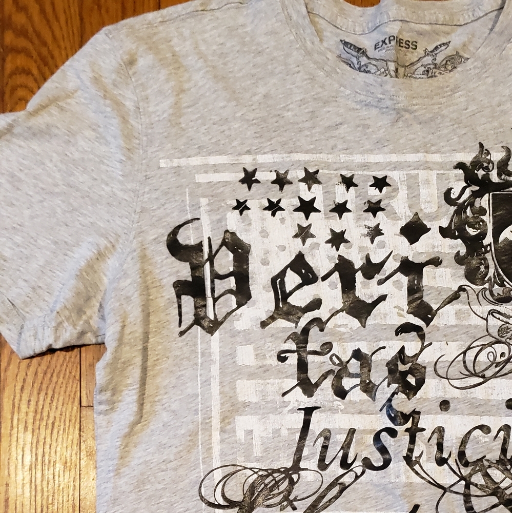 Express Tee - Picture 2 of 3